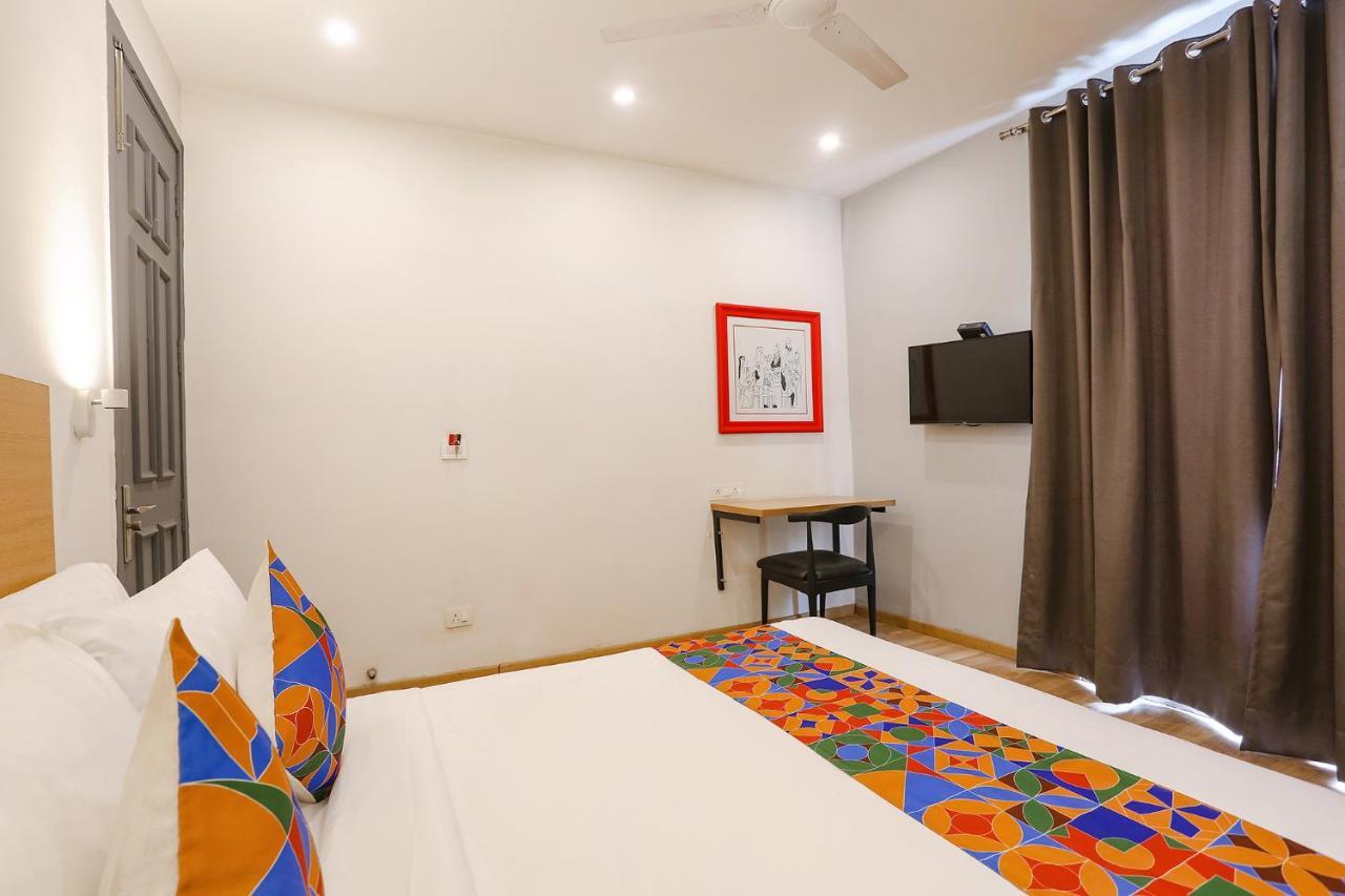 Fabexpress D2 Paschim Vihar Hotel Delhi  Exterior photo
